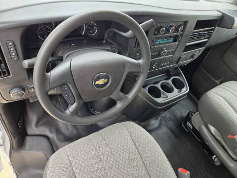 2025 Chevrolet Express 2500