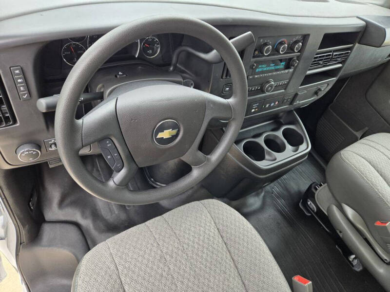 2025 Chevrolet Express 2500