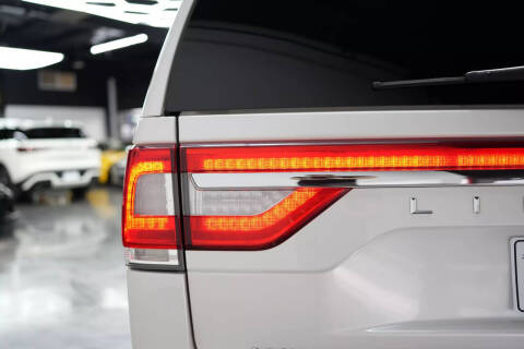 2017 Lincoln Navigator Select