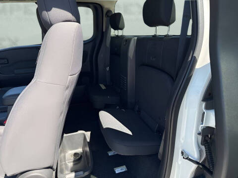 2022 Nissan Frontier S