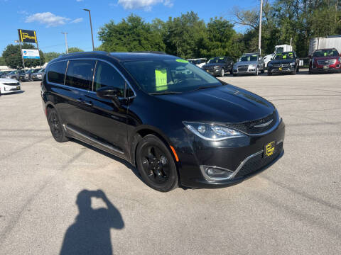 2017 Chrysler Pacifica Touring-L Plus