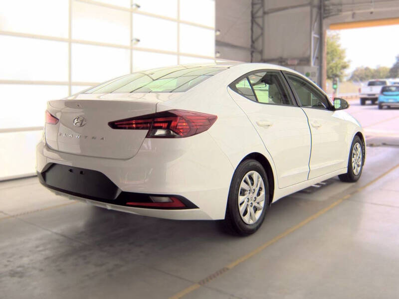 2020 Hyundai Elantra SE