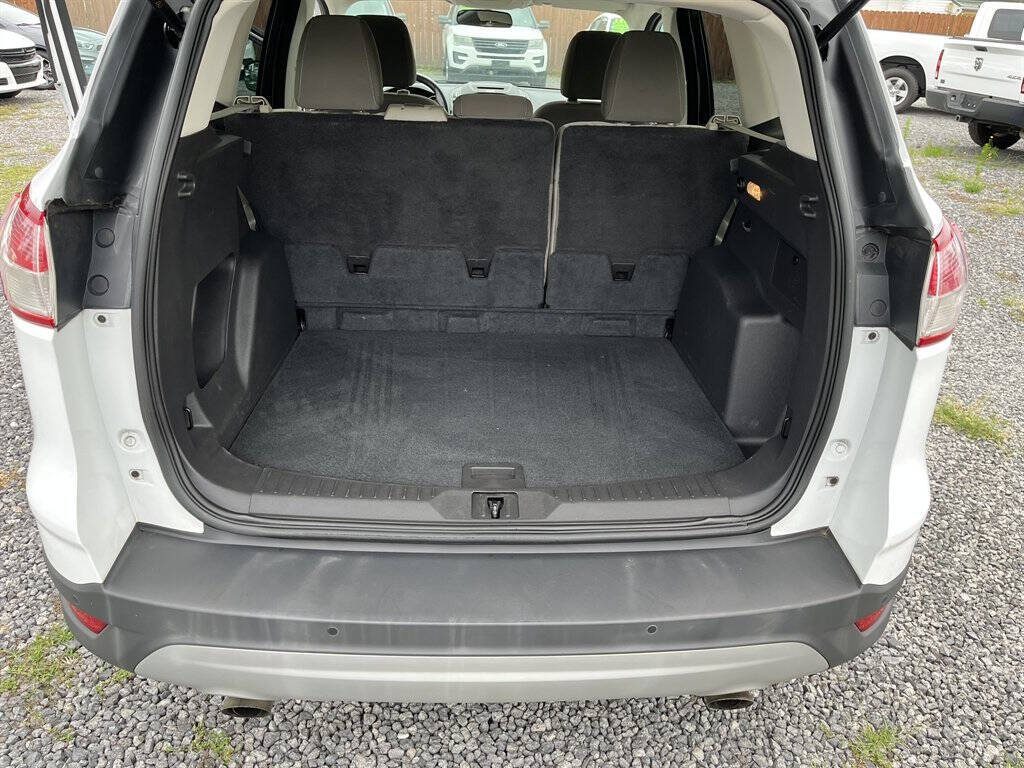 White 2015 Ford Escape SE AWD SE 4dr SUV 14