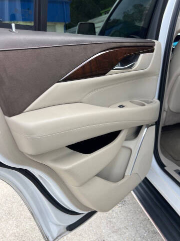 2017 Cadillac Escalade Standard