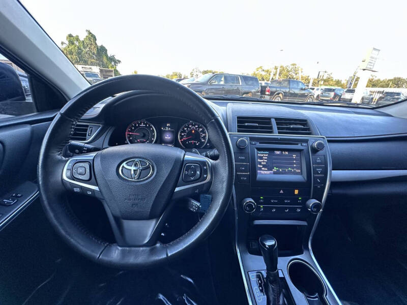 2017 Toyota Camry SE