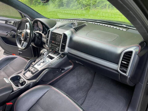 2017 Porsche Cayenne GTS