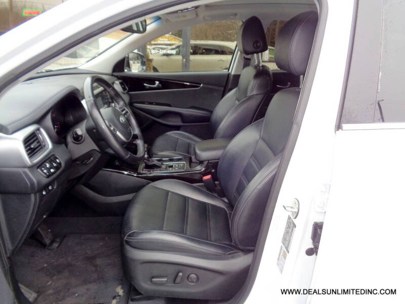 2019 Kia Sorento EX V6