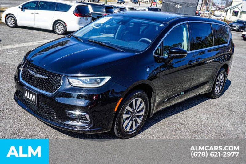 2024 Chrysler Pacifica Plug-In Hybrid Select