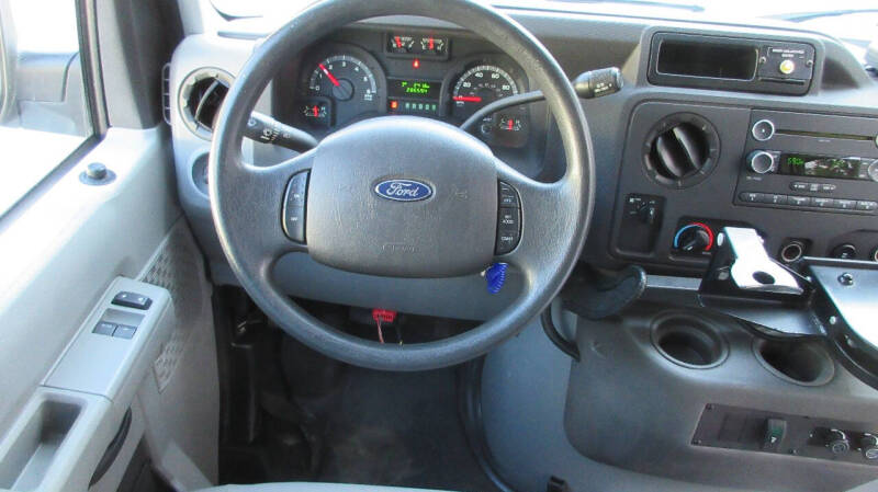 2013 Ford E-Series E-350 SD