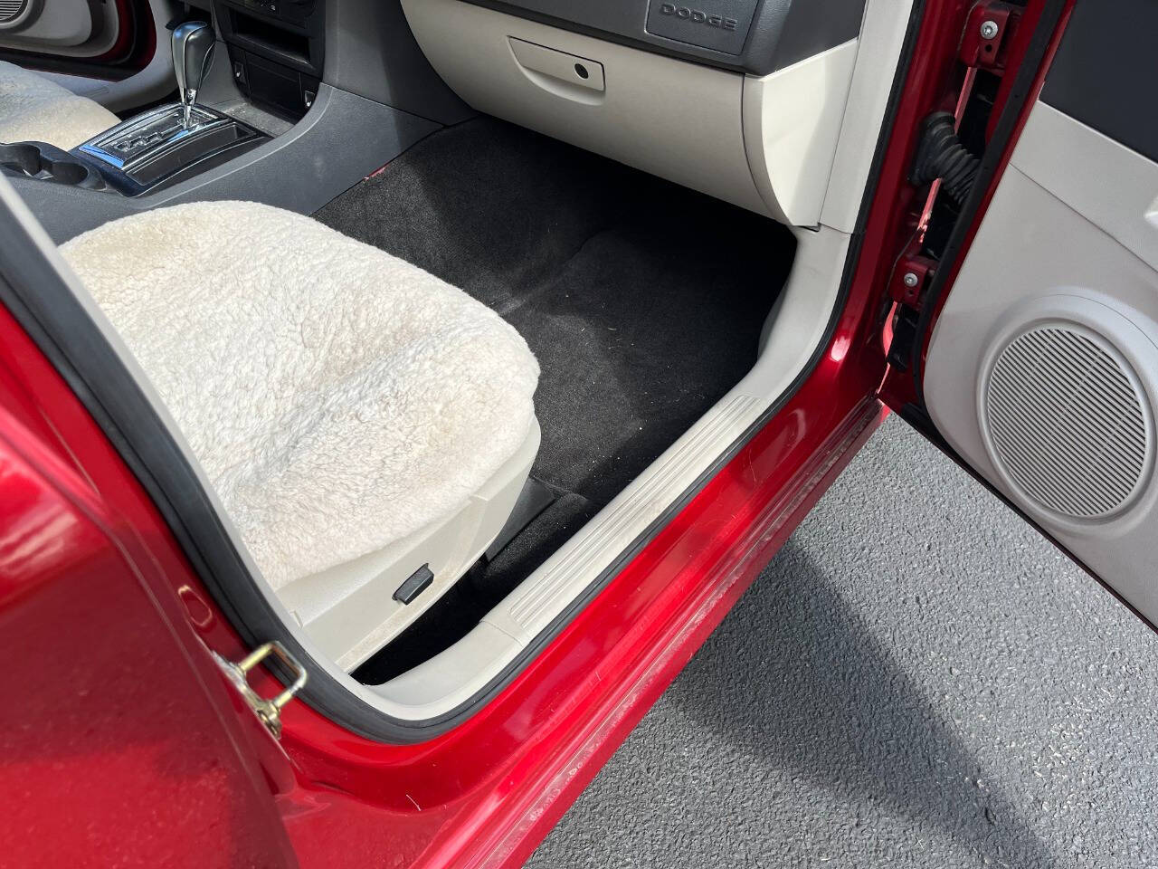 2005 Dodge Magnum 104