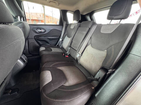 2015 Jeep Cherokee Sport