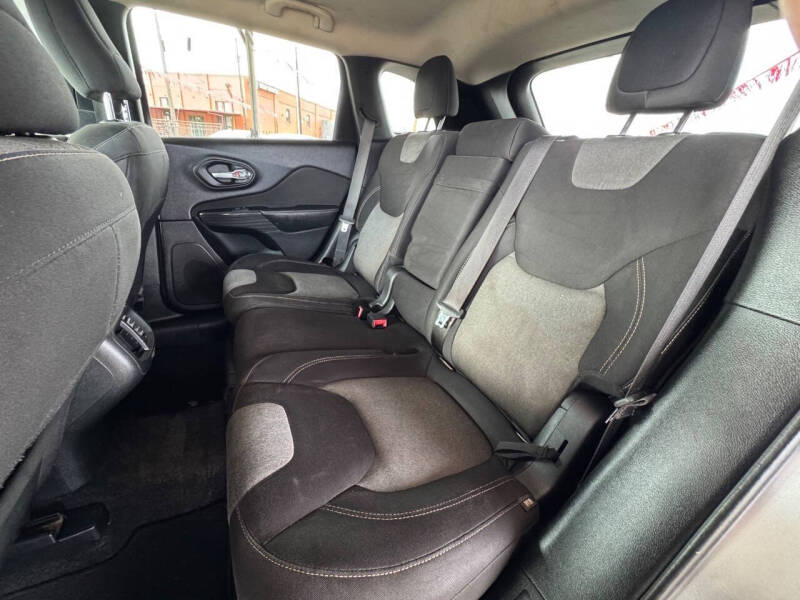 2015 Jeep Cherokee Sport