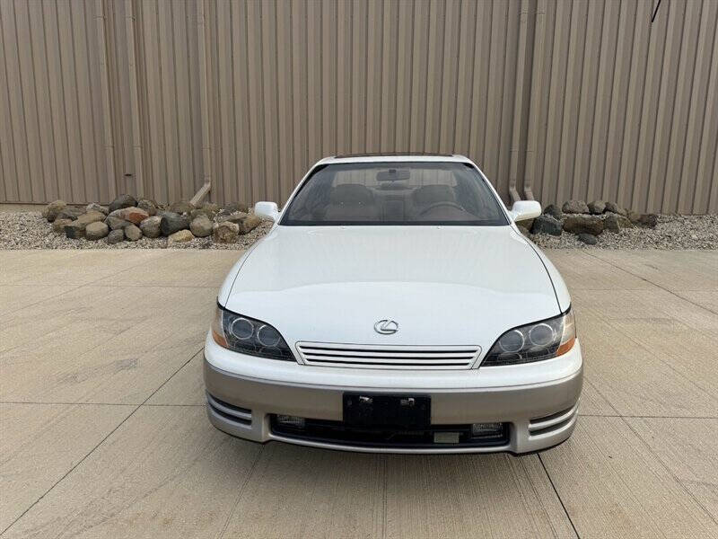 1995 Lexus ES null photo 4