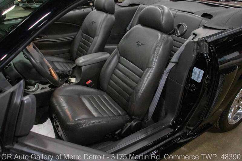 2004 Ford Mustang GT Deluxe