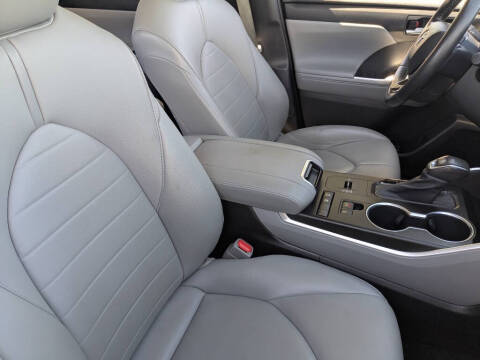 2021 Toyota Highlander Hybrid XLE