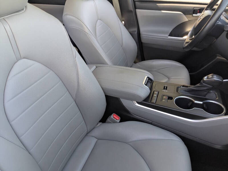 2021 Toyota Highlander Hybrid XLE