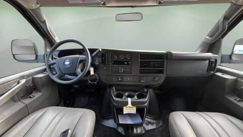2025 Chevrolet Express 2500