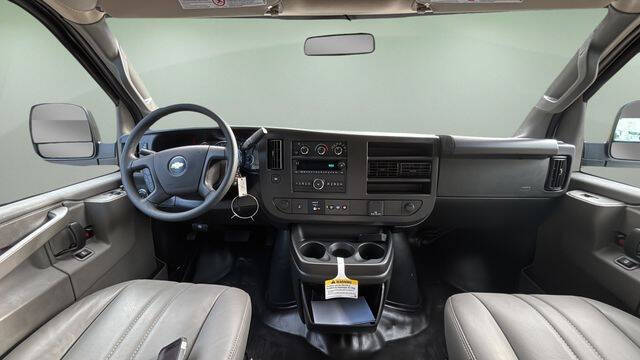 2025 Chevrolet Express 2500
