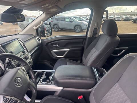 2021 Nissan Titan SV