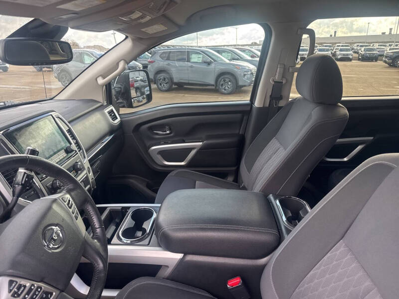 2021 Nissan Titan SV