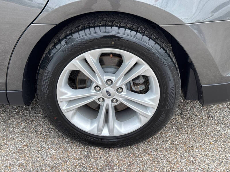 2018 Ford Taurus SEL