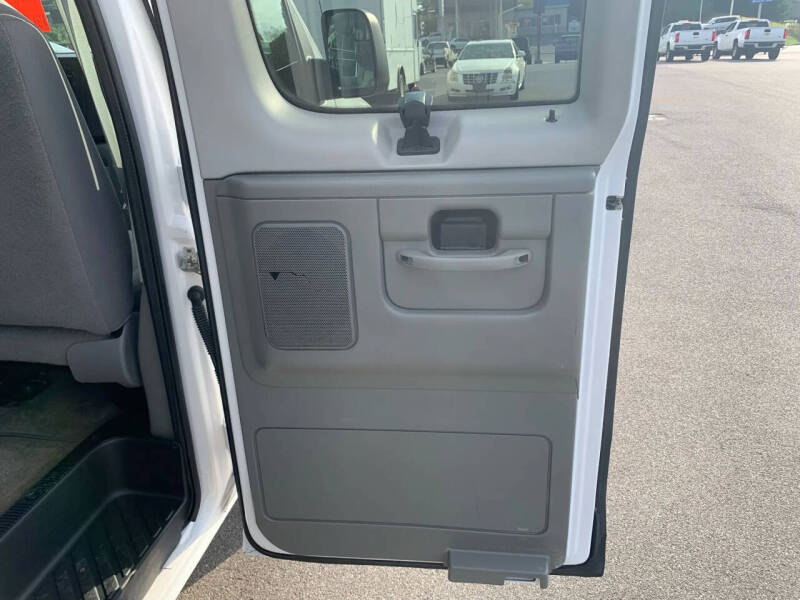 2013 Ford E-Series E-350 SD XLT