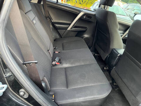 2017 Toyota RAV4 Hybrid XLE