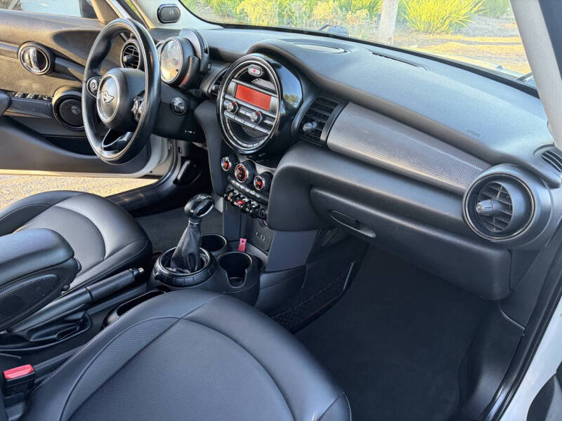 2016 MINI Hardtop 4 Door Cooper