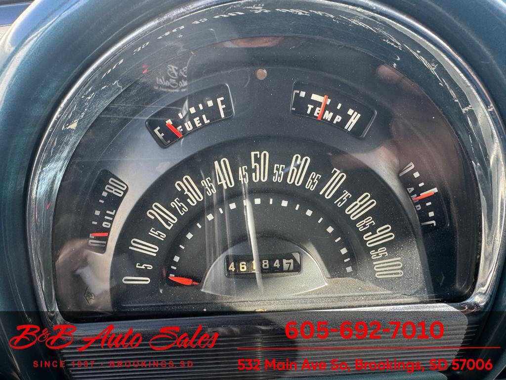 1952 Ford Crestline 33