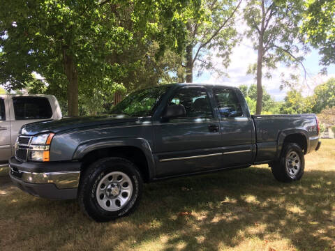 2006 Chevrolet Silverado 1500 for sale at Antique Motors in Plymouth IN