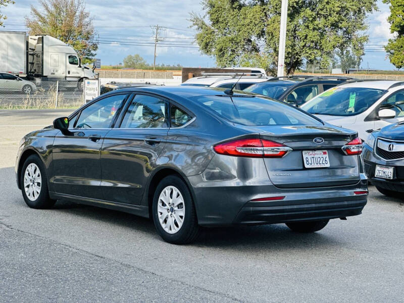 2019 Ford Fusion S