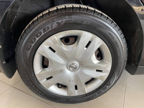 2010 Nissan Versa 1.8 SL