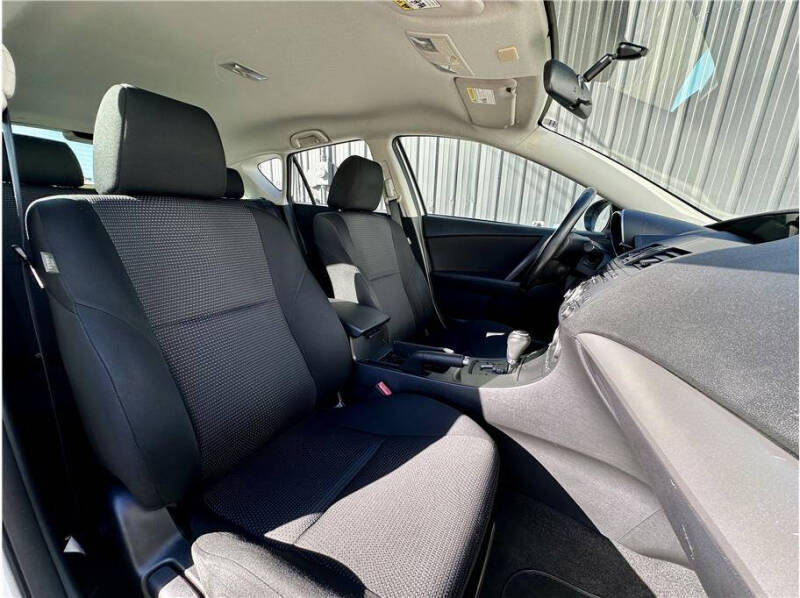 2013 Mazda MAZDA3 i Touring