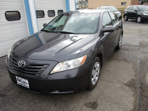 2009 Toyota Camry for sale at Dunne Deals in Crystal Lake IL