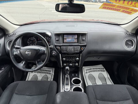 2016 Nissan Pathfinder SV