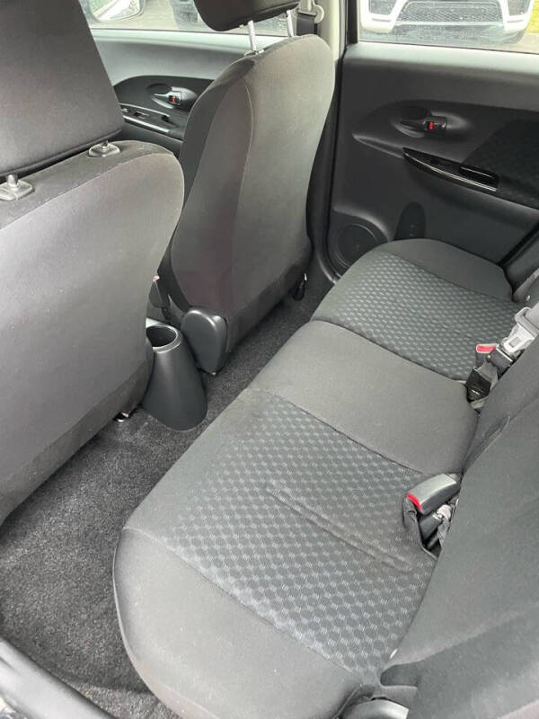 2010 Scion xD Base photo 8