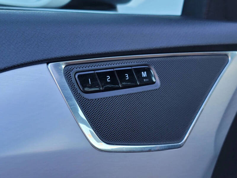 2018 Volvo XC90 T6 Momentum