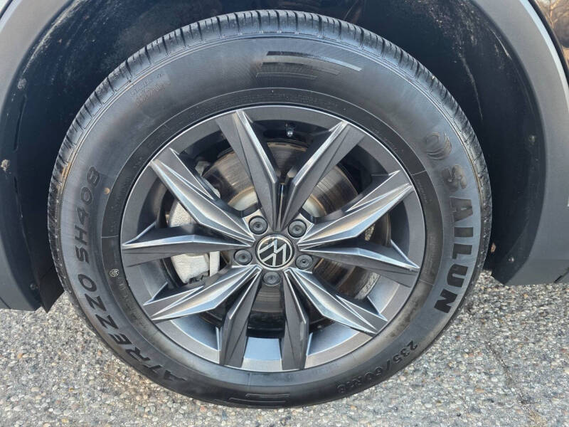 2023 Volkswagen Tiguan SE