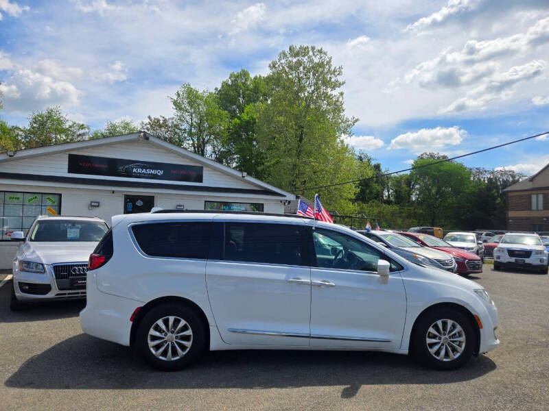 2017 Chrysler Pacifica Touring-L