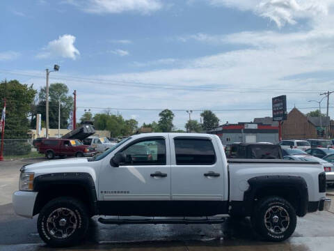 2009 Chevrolet Silverado 1500 for sale at Autoplex Finance - We Finance Everyone! in Milwaukee WI