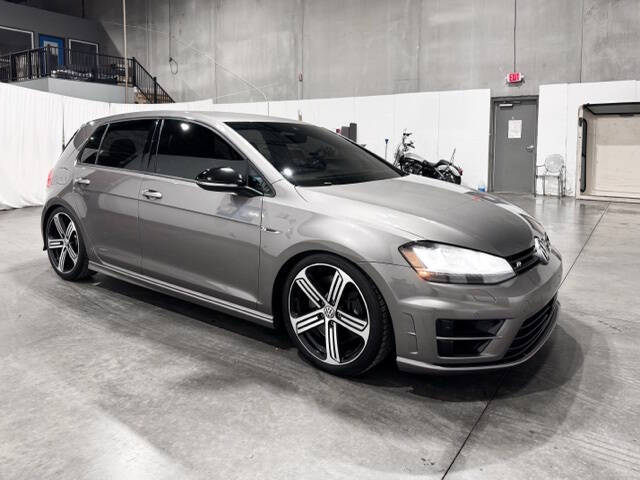 2017 Volkswagen Golf R 4Motion