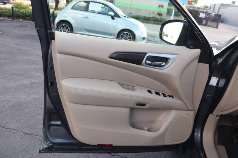 2015 Nissan Pathfinder SL