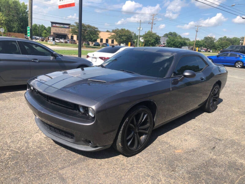 2017 Dodge Challenger R/T Shaker