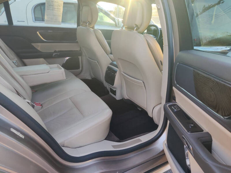 2018 Lincoln Continental Select