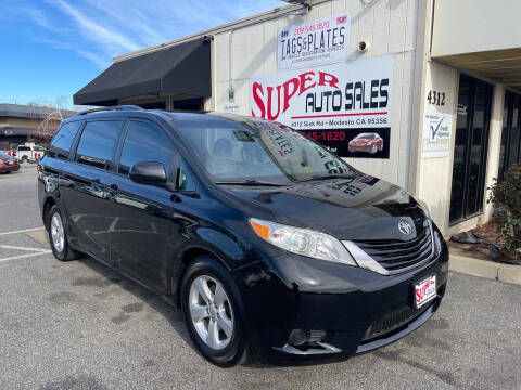 2016 Toyota Sienna LE 7-Passenger Auto Access Seat