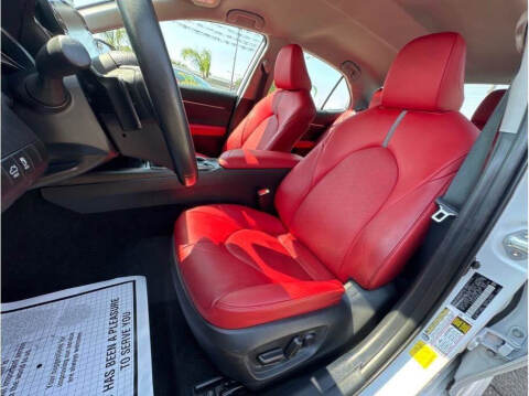 2022 Toyota Camry Hybrid XSE