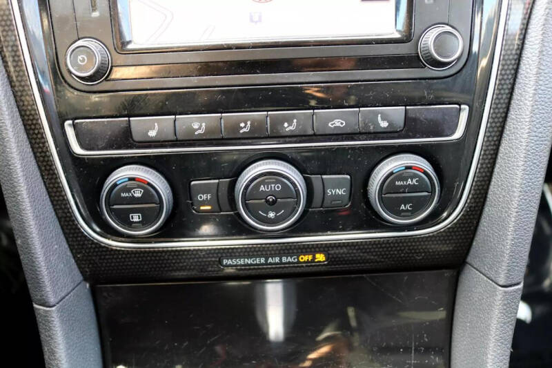 2019 Volkswagen Passat SE R-Line