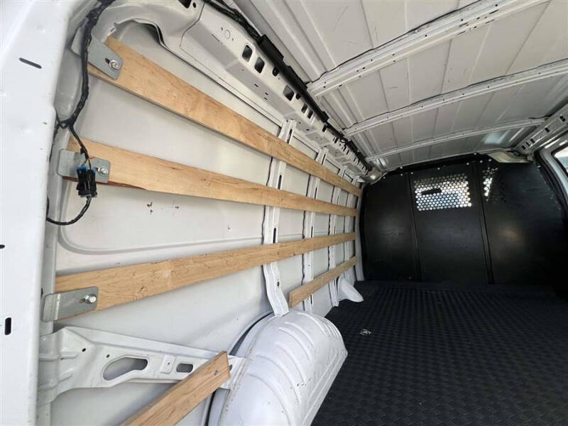 2023 GMC Savana 2500