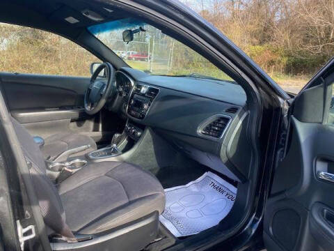 2013 Chrysler 200 LX