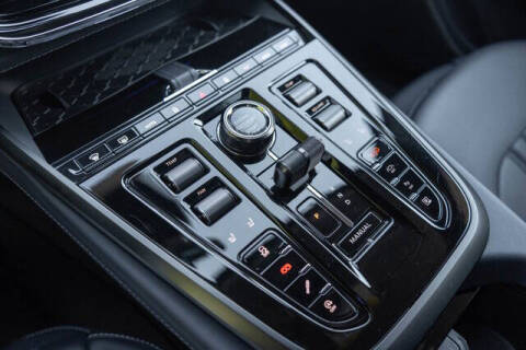 2025 Aston Martin DBX 707